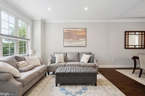 202 Admirals Way, Philadelphia PA 19146-5213 exterior