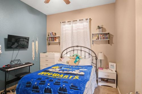 1072 La Paloma St, Turlock CA  95382-0485 exterior