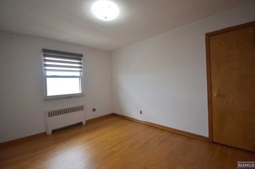 166 Morningside Ln, Palisades Park NJ exterior