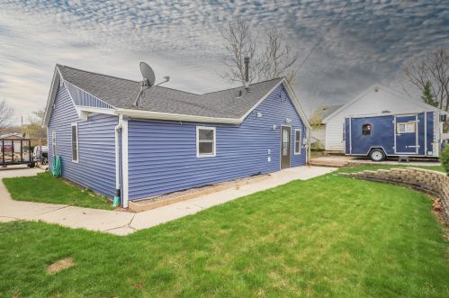 2916 92 St, Sturtevant WI 53177-2017 exterior