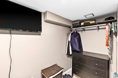 4228 Lavaque Rd, Duluth MN 55811-3667 exterior