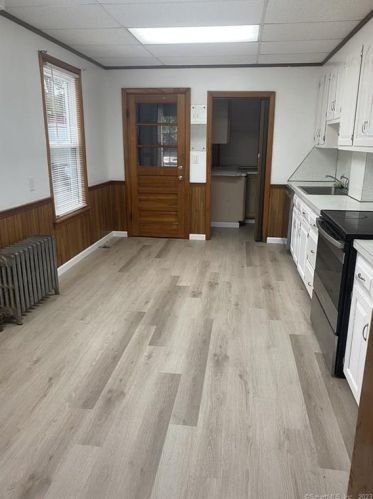 110 Walnut St, Manchester CT  06040-4951 exterior