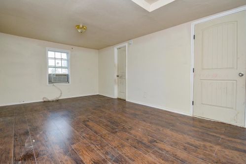 2005 5th St, Hempstead TX 77445-4702 exterior