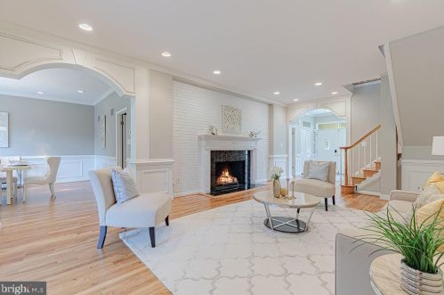 1515 Highwood Dr, Mc Lean VA  22101-5800 exterior