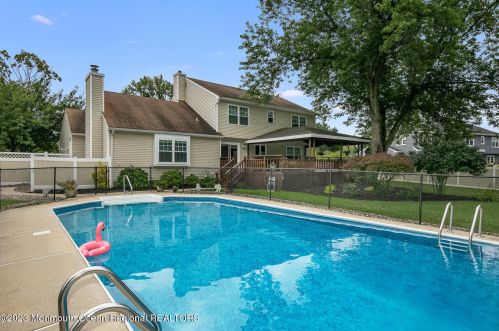 99 4 Winds Dr, Middletown NJ 07748-3134 exterior