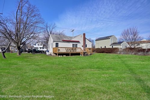 36 Bray Ave, Middletown, NJ 07748-5410