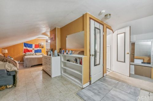 49 Park Ave, Iselin NJ 08830-2241 exterior