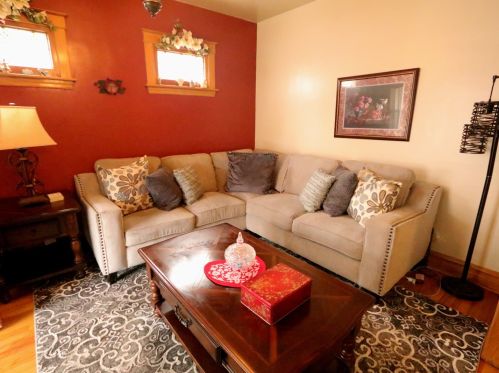 2628 Mobile Ave, Chicago, IL 60639-1020