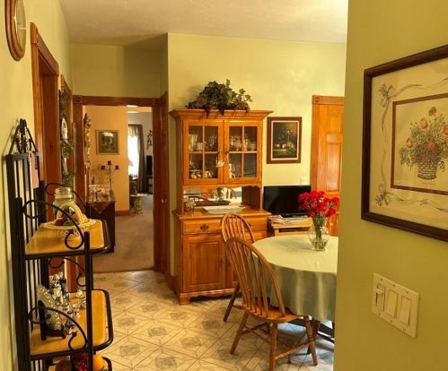 18 Ames St, Worcester MA 01610-2001 exterior