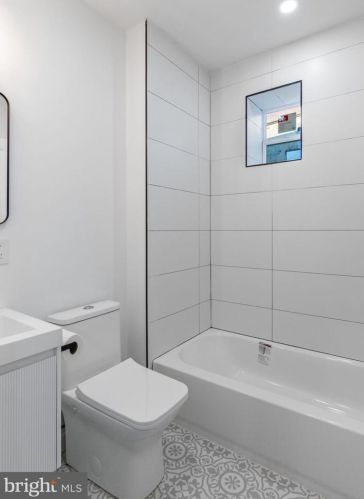 310 Mckean St, Philadelphia PA  19148-2630 exterior