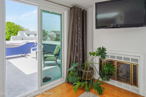 1231 Fleming Ave, Point Pleasant Beach NJ 08742-4040 exterior