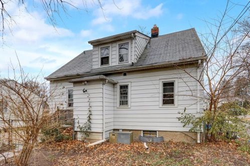 5946 40th St, Milwaukee WI  53209-3923 exterior