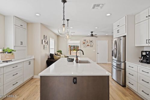 2941 16 Dr, Phoenix AZ 85015-1429 exterior