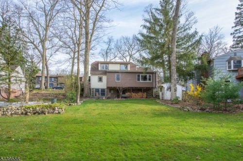 3 Basswood Dr, Parsippany NJ 07834-2812 exterior