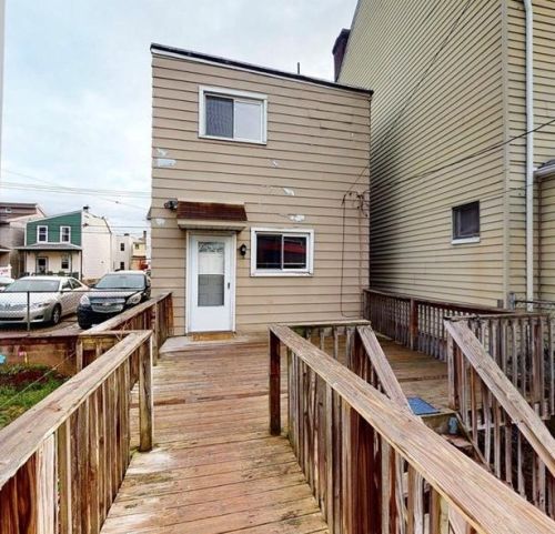 4547 Carroll St, Pittsburgh PA 15224-1513 exterior