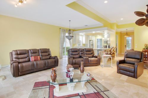 11269 Northland Dr, Fort Pierce FL 34987-1942 exterior