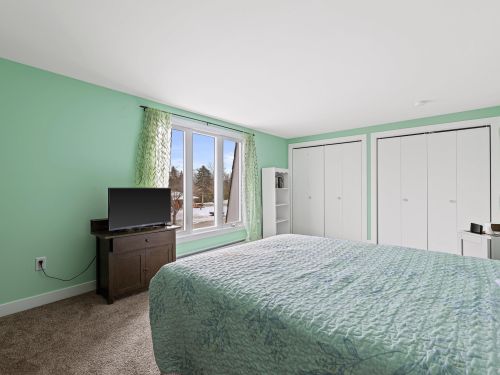 5160 King Arthurs Ct, Milwaukee WI 53221-3138 exterior