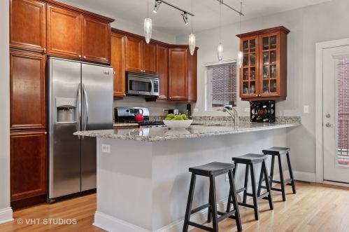 3457 Whipple St, Chicago IL 60618-5614 exterior