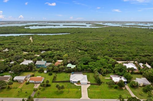 2415 Atlantic Beach Blvd, Fort Pierce FL  34949-1525 exterior