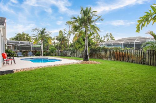 2779 Eagle Dr, Fort Pierce FL  34984-8919 exterior