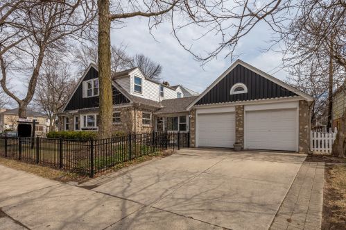 301 Carlisle Ave, Milwaukee WI 53217-4826 exterior