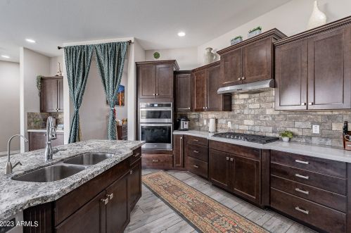 8603 16 Dr, Phoenix AZ 85041 exterior