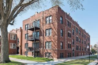 2203 Winona St, Chicago IL  60625-1865 exterior