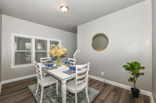 3722 7 St, Milwaukee WI 53212-1437 exterior