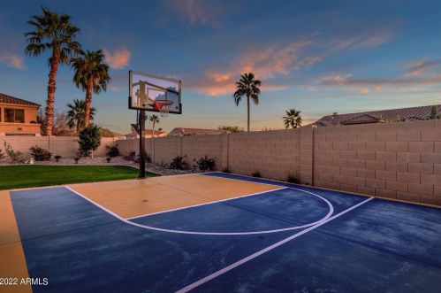 16647 15th Dr, Phoenix AZ  85045-0773 exterior