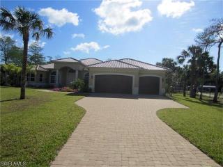 210 21st St, Naples, FL 34120-1804