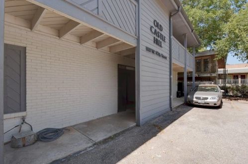 1111 10th St, Austin TX  78702-2614 exterior