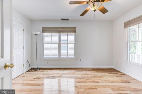 213 Creek Valley Ln, Rockville MD  20850-5603 exterior