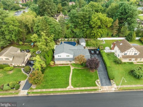 3883 Dempsey Ln, Huntingdon Valley PA  19006-1901 exterior