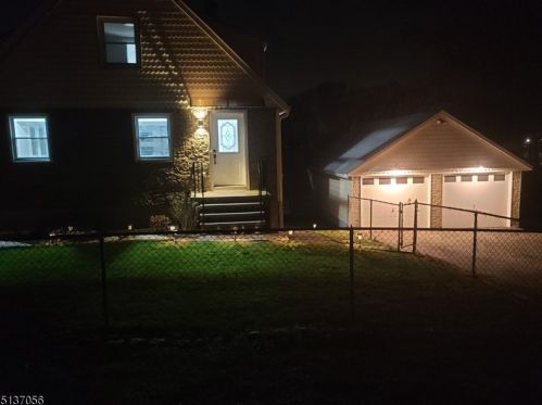 49 Woodland Ave, Whippany NJ  07981-1121 exterior