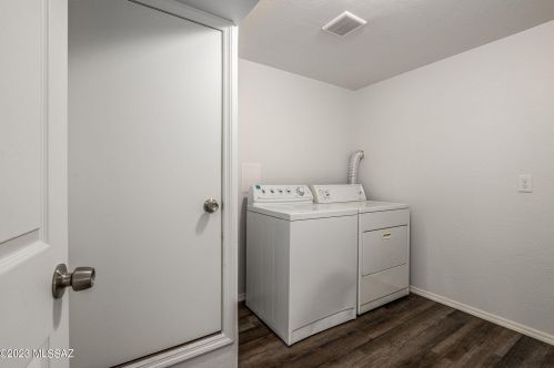 8189 20th St, Tucson AZ  85710-5960 exterior