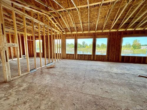 10478 Pne Vly Dr, Grand Blanc MI 48439-2677 exterior