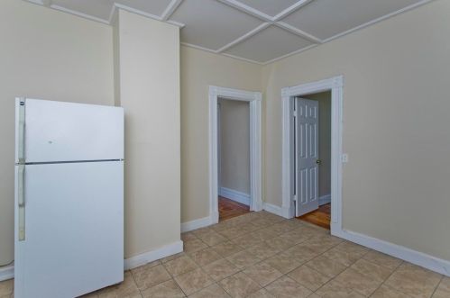 61 Euclid Ave, Springfield MA 01108-1725 exterior