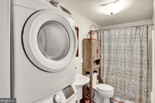 886 Vaughn Rd, Pottstown PA exterior