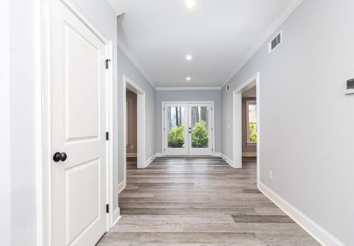 4101 Brookview Dr, Atlanta GA 30339-4605 exterior