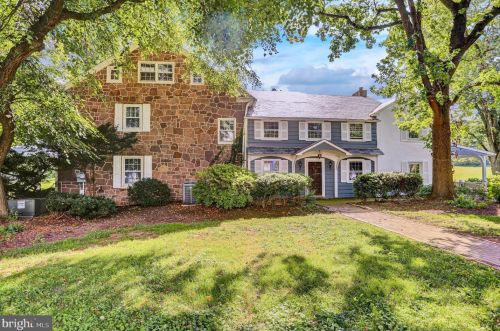 886 Vaughn Rd, Pottstown PA exterior