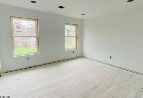 90 Kipling Ave, Springfield NJ  07081-3216 exterior