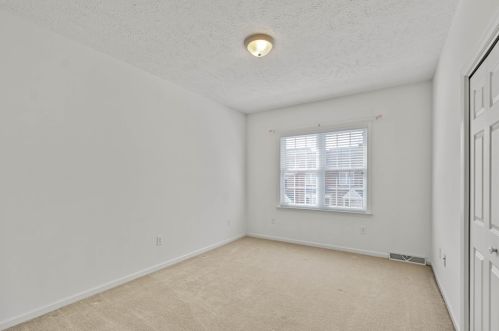 820 Highpointe Cir, Pittsburgh PA 15220-1854 exterior