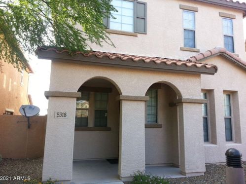 5318 Chisum Trl, Phoenix AZ  85083-6356 exterior