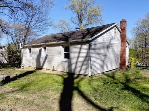 130 Dover Chester Rd, Dover NJ 07869-1901 exterior