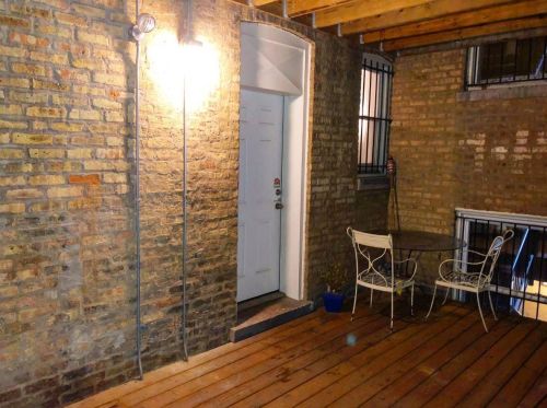 2000 Greenleaf Ave, Chicago IL  60645-3589 exterior