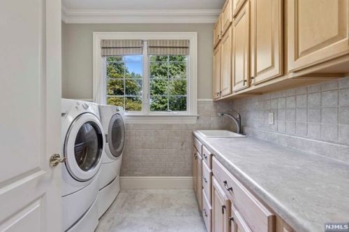 32 Lenox Ave, Demarest NJ 07627-2112 exterior