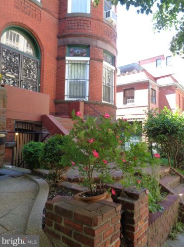 1522 R St, Washington, DC 20009-3818