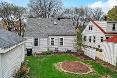 936 Currie Pl, Milwaukee WI 53213-3006 exterior