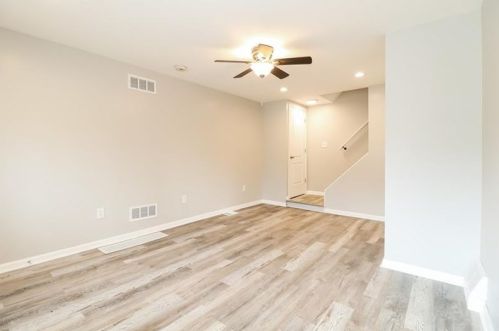 202 Lennox Dr, Pittsburgh PA  15235-4405 exterior