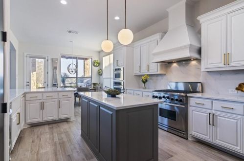 217 Emerald Rdg Dr, Austin TX 78732-1234 exterior